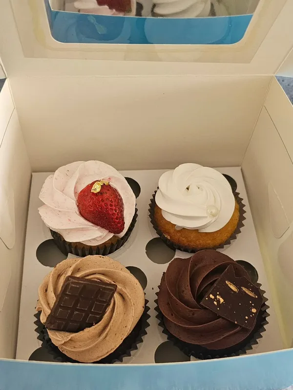 Assorted Luxury Cupcake Box