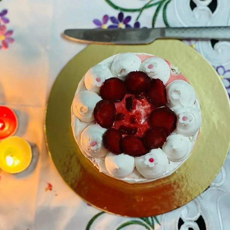 Fresh Strawberry Cream Cake