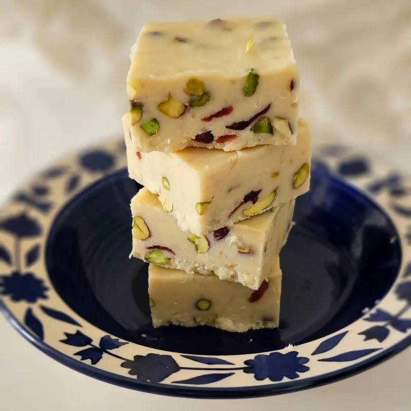 Pistachio and Cranberry White Chocolate Fudge