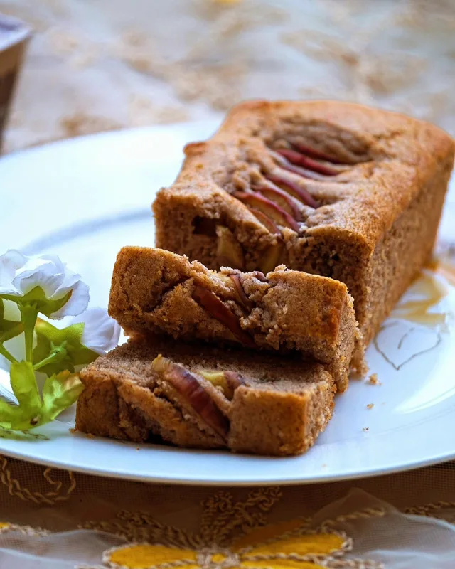 Apple Cinnamon Tea Cake
