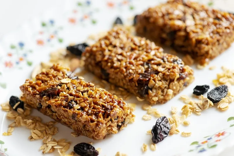 Honey Oat Raisin Granola Bar