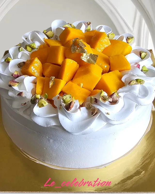 Fresh Alphonso Mango Cake