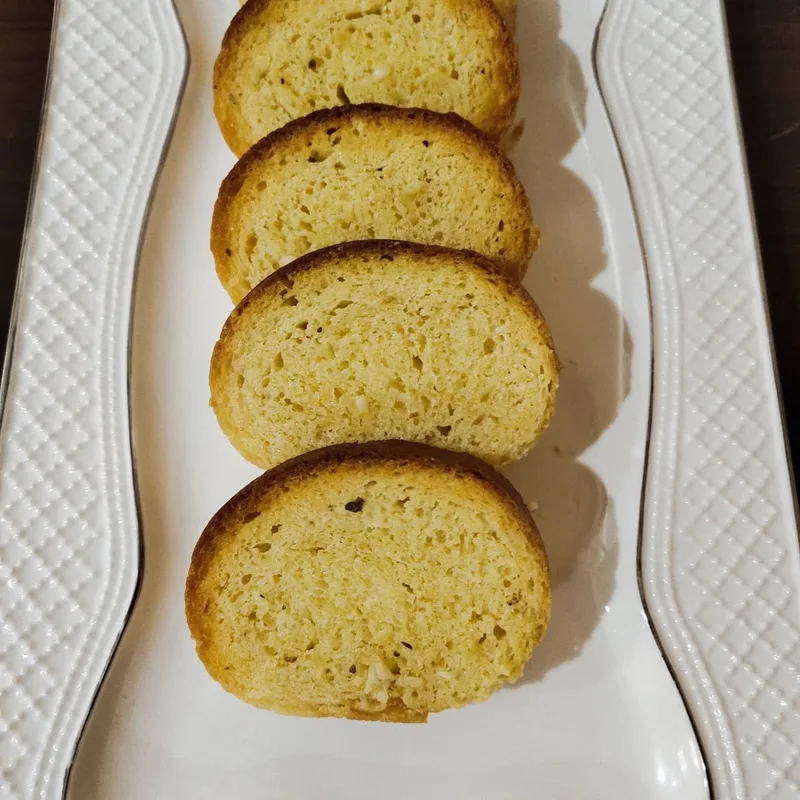 Toasted Garlic Bread Slices