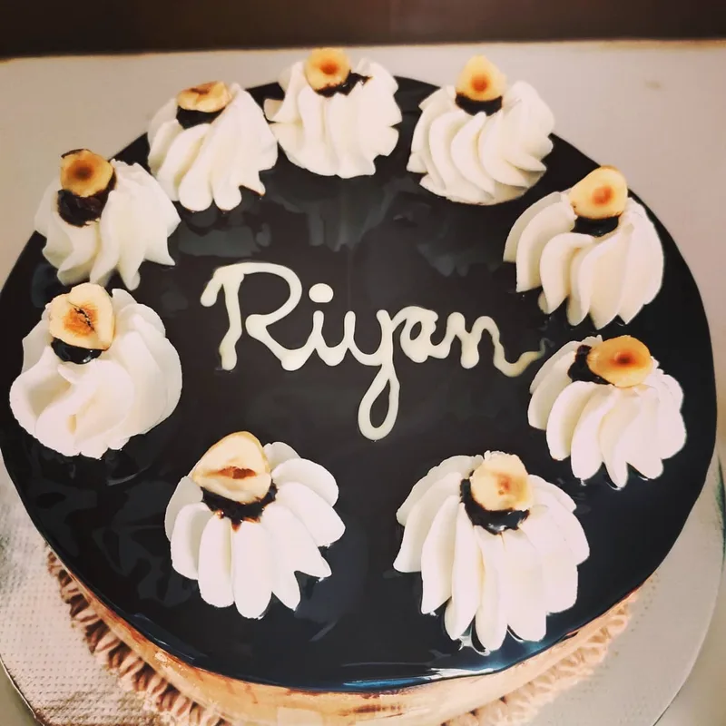 Hazelnut Praline Cake