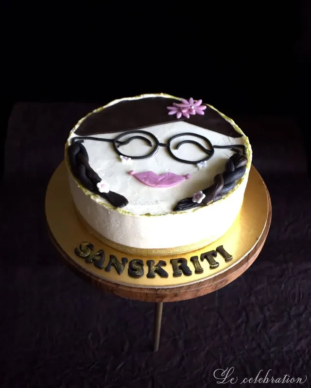 Custom Girl Face Eggless Pineapple Cake